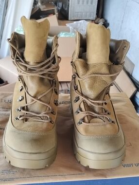 Bates Men's Tactical Boots in Khaki Tan